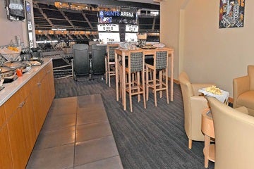 Exec Suite_Interior_360x240.jpg